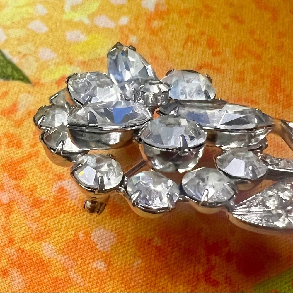 Vtg Juliana D&E Clear Crystal Rhinestone Paved Sparkling Flower Brooch Pin 2.75”